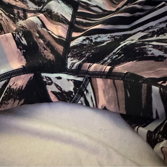 Lululemon Wunder Under Crop High Rise Colour Splash Mult size 4 W6AW6S - Picture 5 of 7